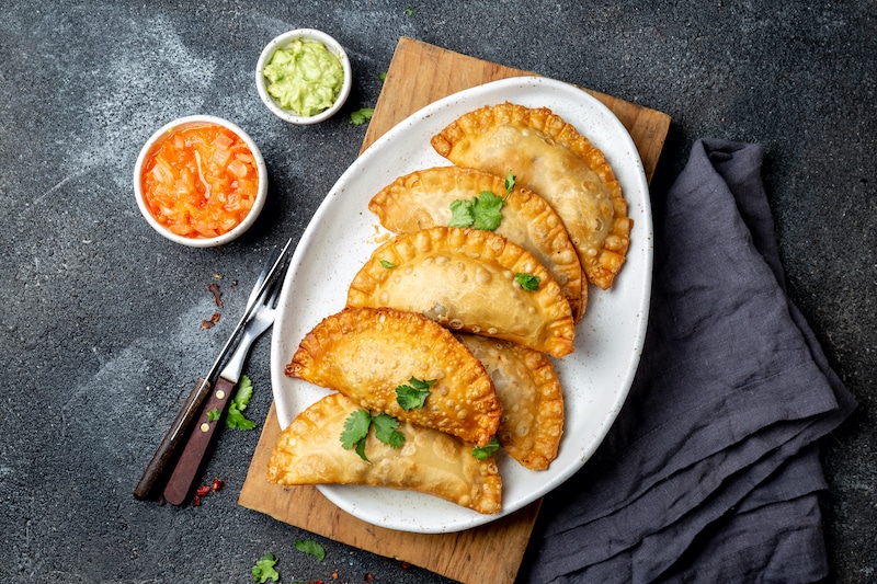 zelfgemaakte Empanadas op een bord